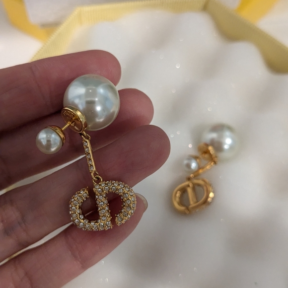 Dior Tribales Pearl Drop Earrings - Picture 3 of 9
